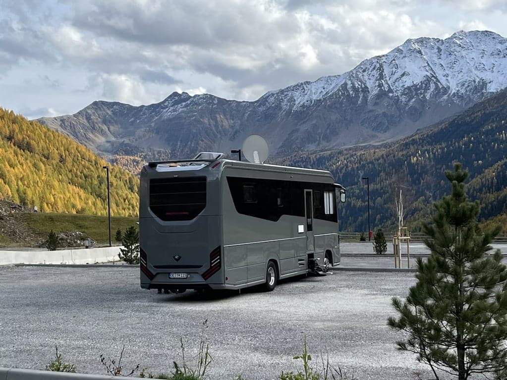 The Six-Figure Gut-Punch: 6 Motorhome Insurance Gaps That’ll End Your Road Trip for Good